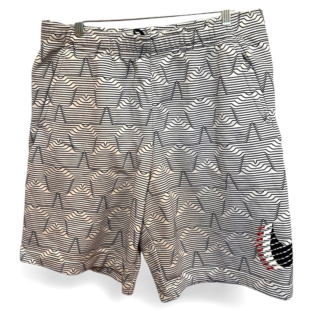 Men’s Nike Americana Fleece Shorts with Drawstring Waist Size XL